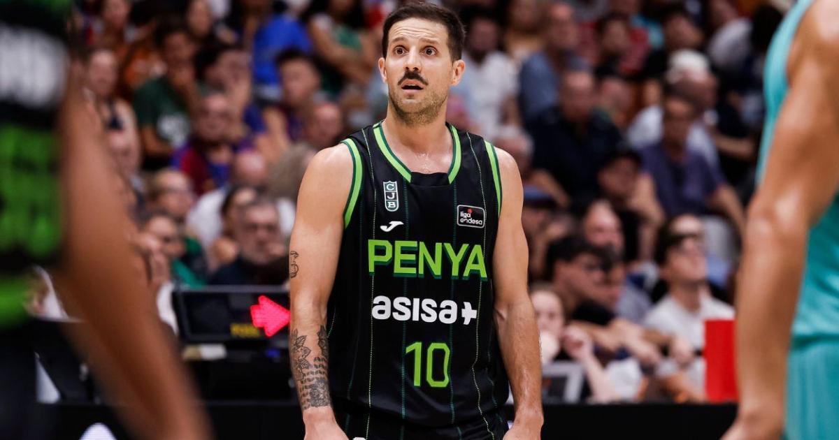 Laprovittola y Ricky Rubio llevan a la Penya en volandas para conquistar la Supercopa 40 años después