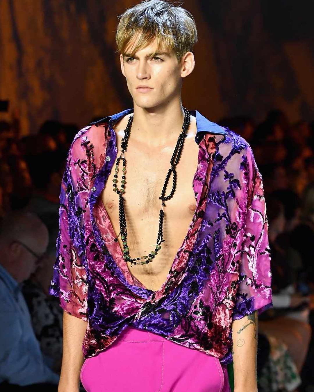 Presley Gerber en la pasarela en 2018.