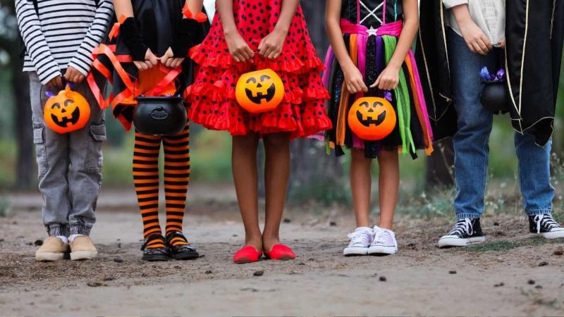Nadie sabe qué lleva la chuche: el verdadero riesgo de Halloween para los niños con alergia