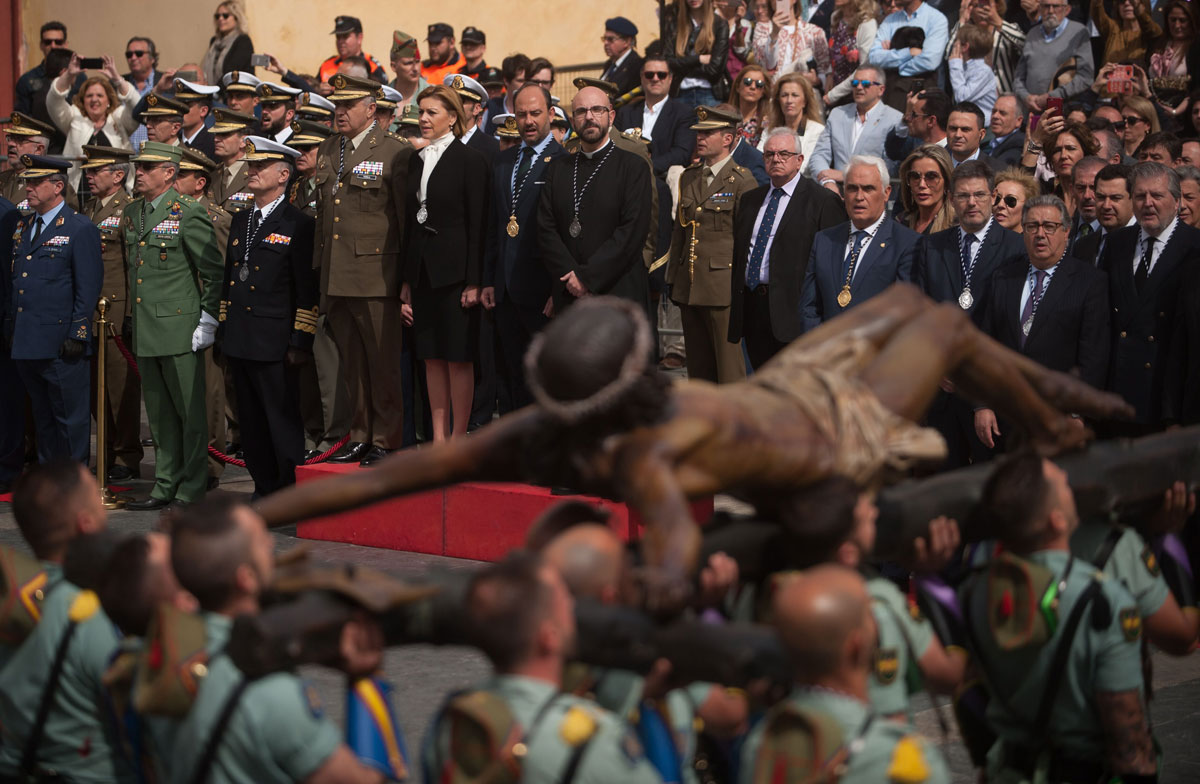 Los ministros Cospedal, Zoido, Catalá y Méndez de Vigo en la procesión del Cristo de la Buena Muerte