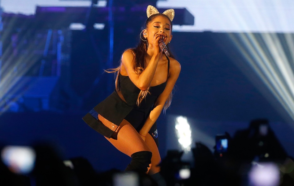 La cantante Ariana Grande durante un concierto.