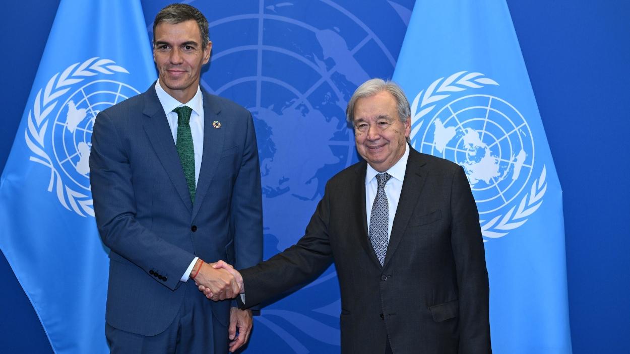 El presidente del Gobierno, Pedro Sánchez, se ha reunido en Nueva York con el Secretario General de la ONU, Antonio Guterres. Pool Moncloa  Borja Puig de la Bellacasa