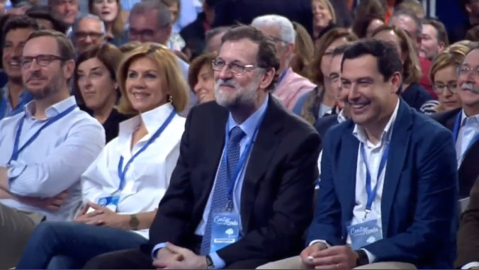 Juanma Moreno con Mariano Rajoy y María Dolores de Cospedal en la Convención Nacional del PP.