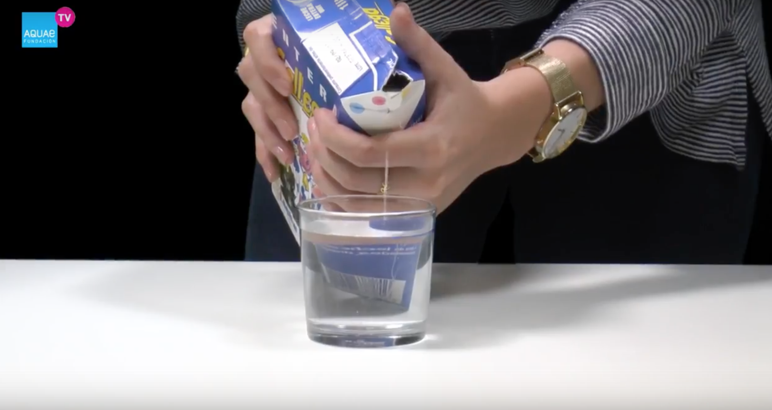 Experimento: ¿Eres capaz de separar la leche del agua?