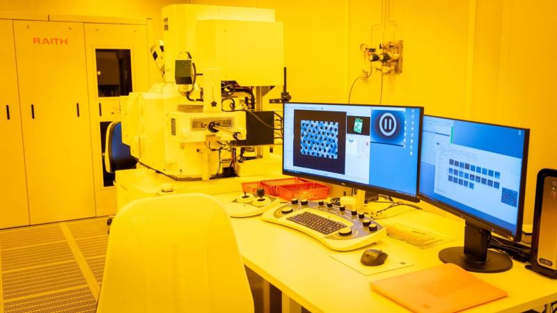 España ya fabrica sus propios chips cuánticos, y los hace en una sala blanca de Barcelona España ya fabrica sus propios chips cuánticos, y los hace en una sala blanca de Barcelona