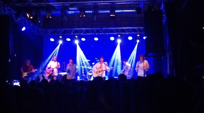 El grupo de música 'Taburete' durante un concierto en León. 