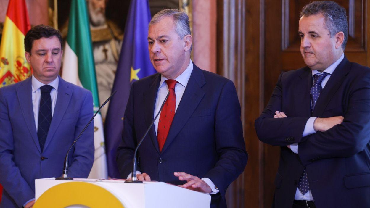 El alcalde de Sevilla, José Luis Sanz, en una rueda de prensa / EP