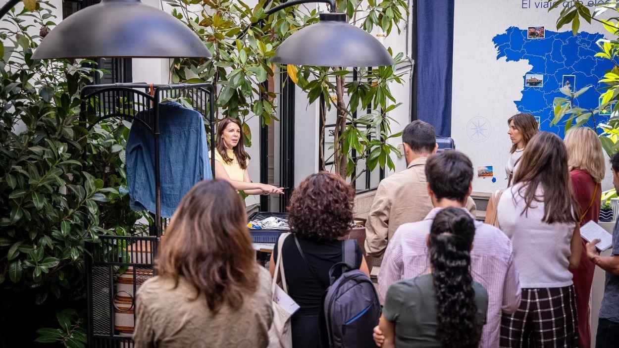 El 60  de los españoles priorizan el turismo nacional y la gastronomía local en sus viajes en 2026, según Booking