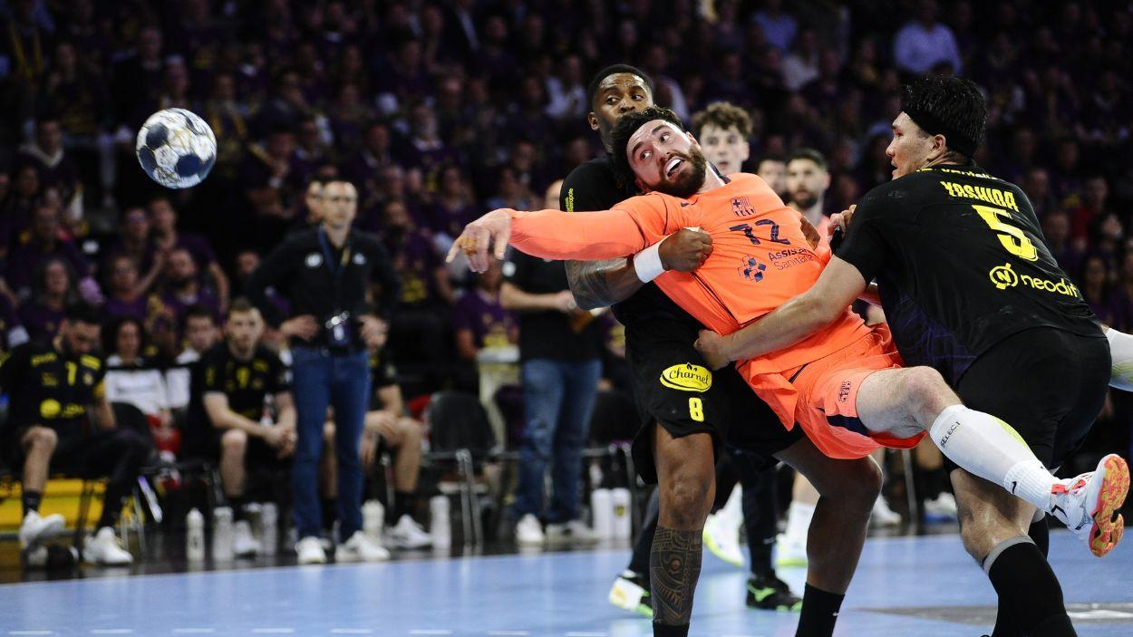 Ludovic Fàbregas del FC Barcelona durante el partido de ida de los cuartos de final de la Liga de Campeones de la EHF entre el HBC Nantes y el FC Barcelona. EP.
