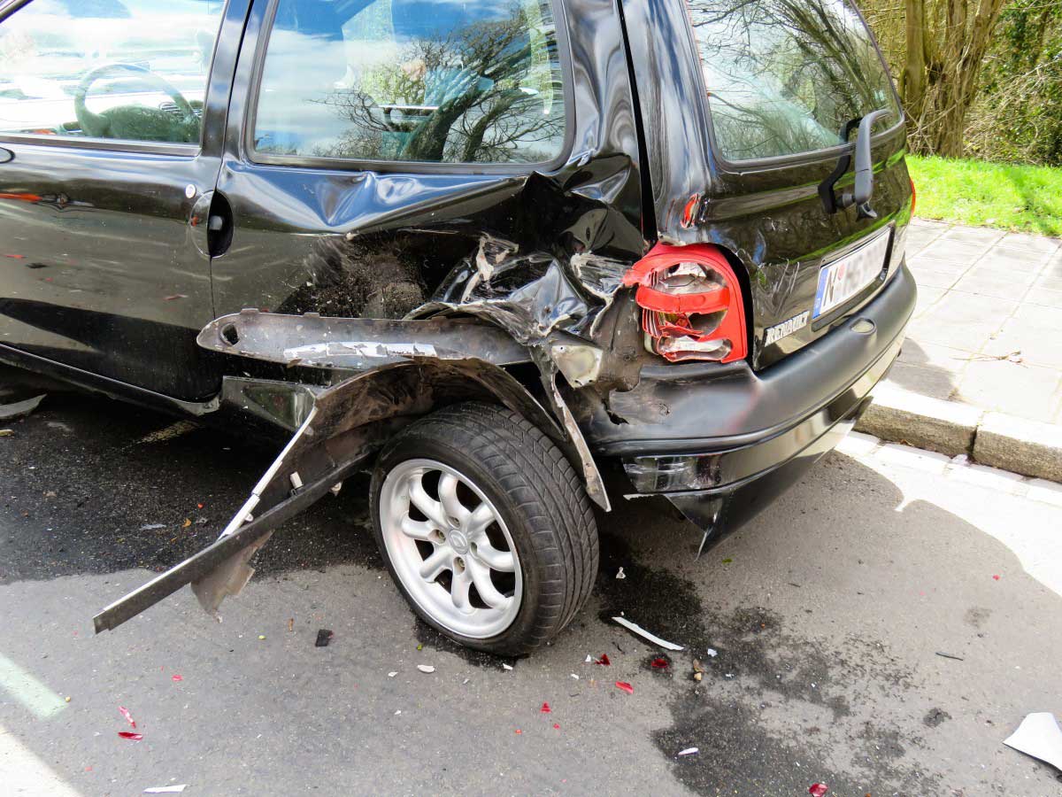 Un coche tras sufrir un accidente