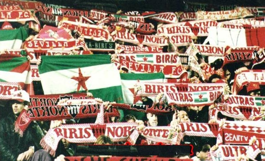 Seguidores del grupo ultra del Sevilla, los Biris Norte