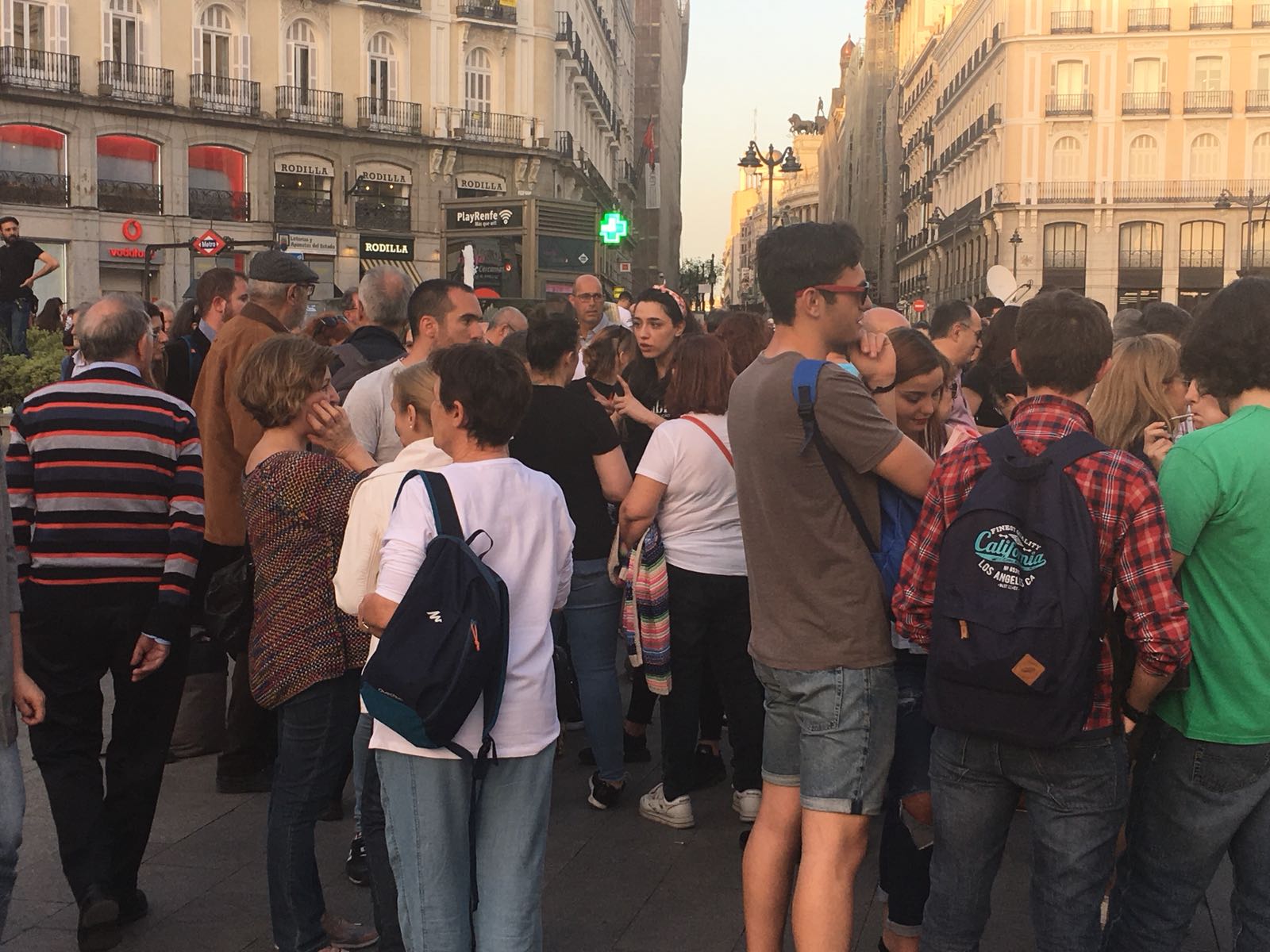 Primeros manifestantes en la Puerta del Sol