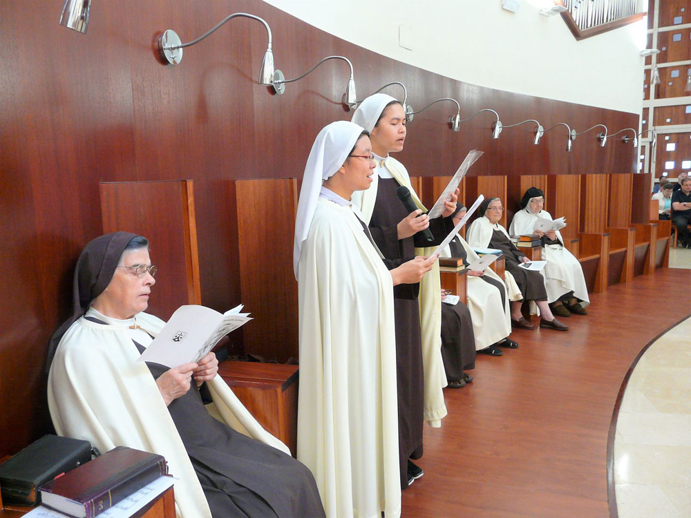 Misa en el convento de las Carmelitas Descalzas de Hondarribia