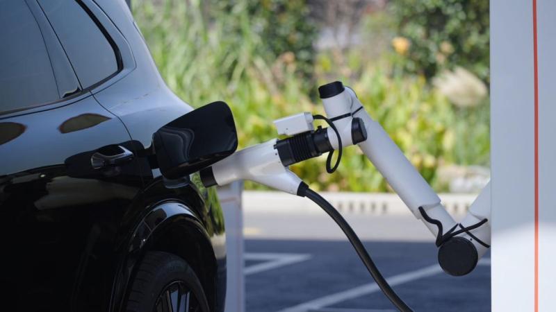 Geely Auto Group presenta la carga ultrarrápida Geely Smart Charging