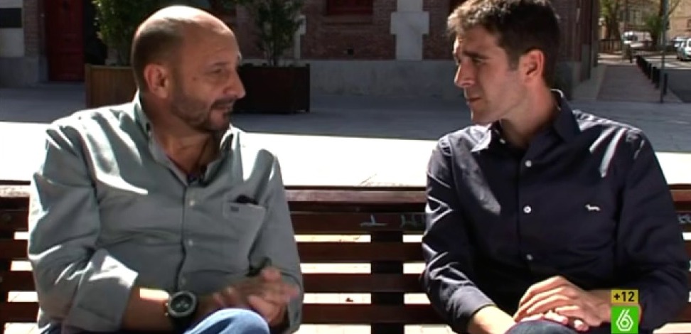 El exsecretario general del SUO, José Manuel Sánchez Fornet, con el periodista Gonzo.