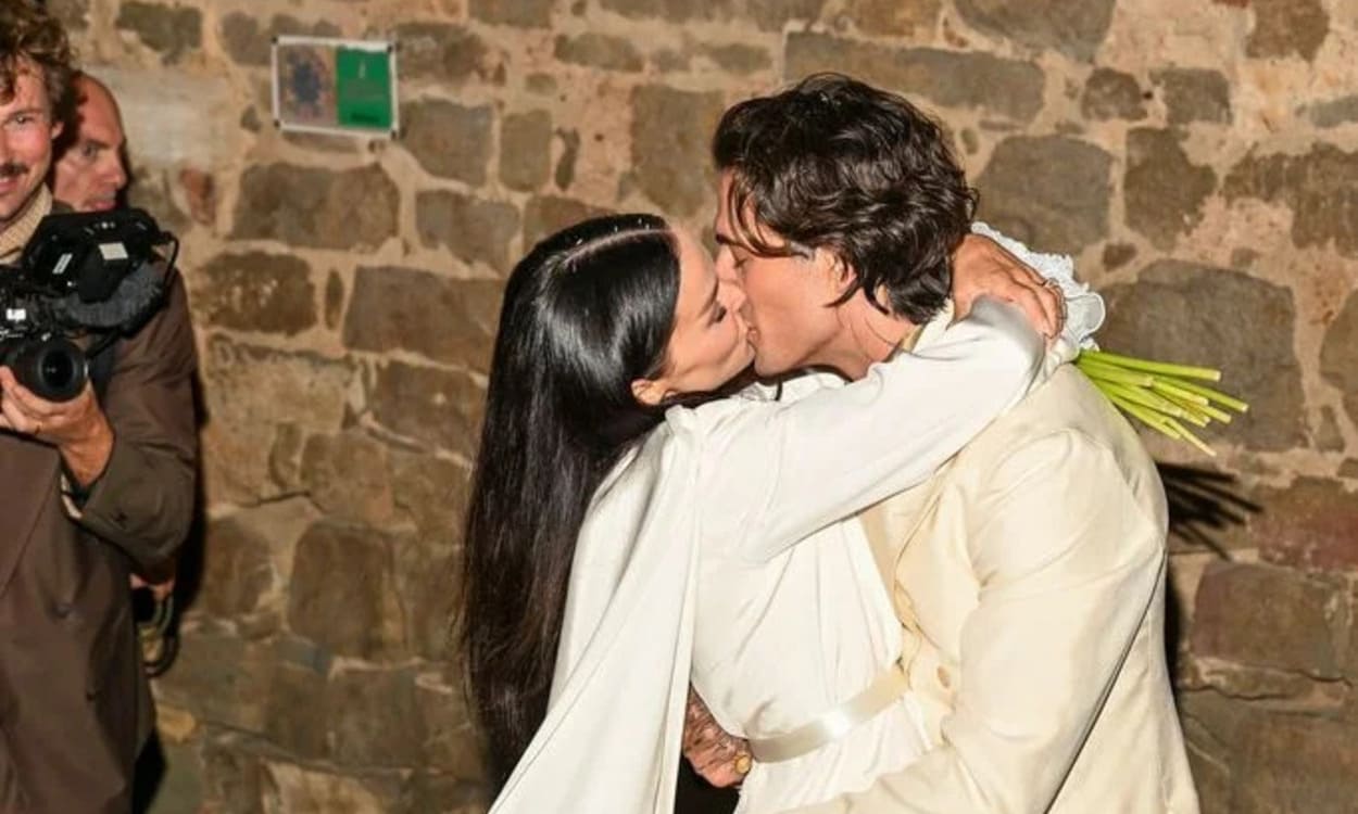 Dove Cameron y Damiano David durante su boda en la Toscana. GETTYIMAGES/AGOSTINO FABIO