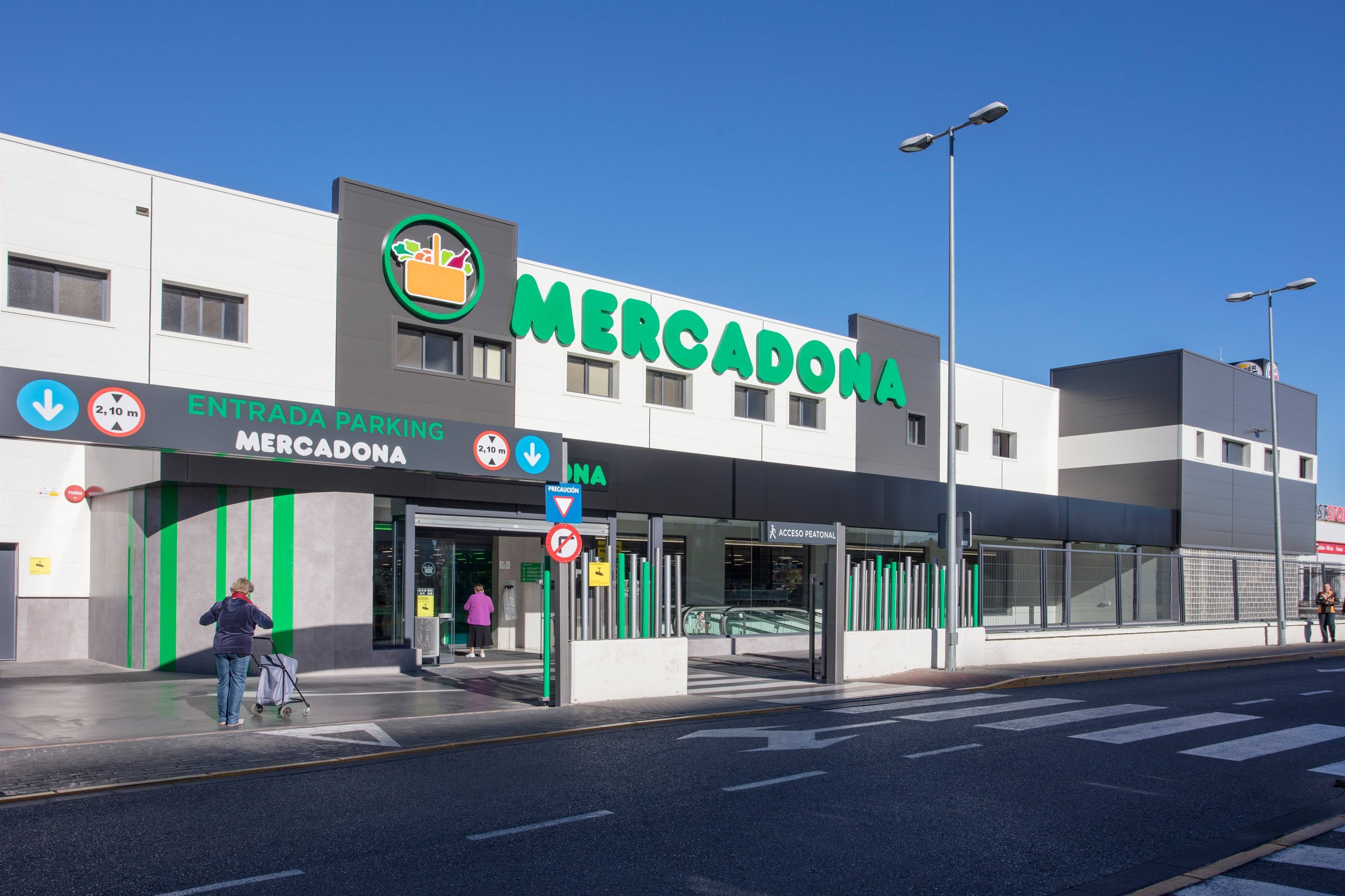 Fachada de un supermercado Mercadona