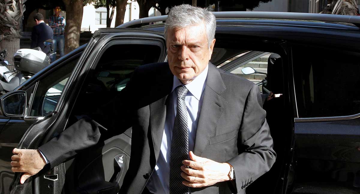 El expresidente de la CAM Modesto Crespo a su llegada a la Audiencia Provincial de Alicante. 