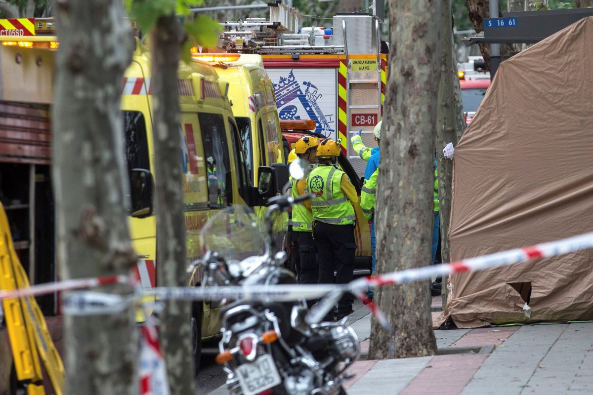 Emergencias busca a dos obreros desaparecido tras el derrumbe de un edificio en Madrid EFE