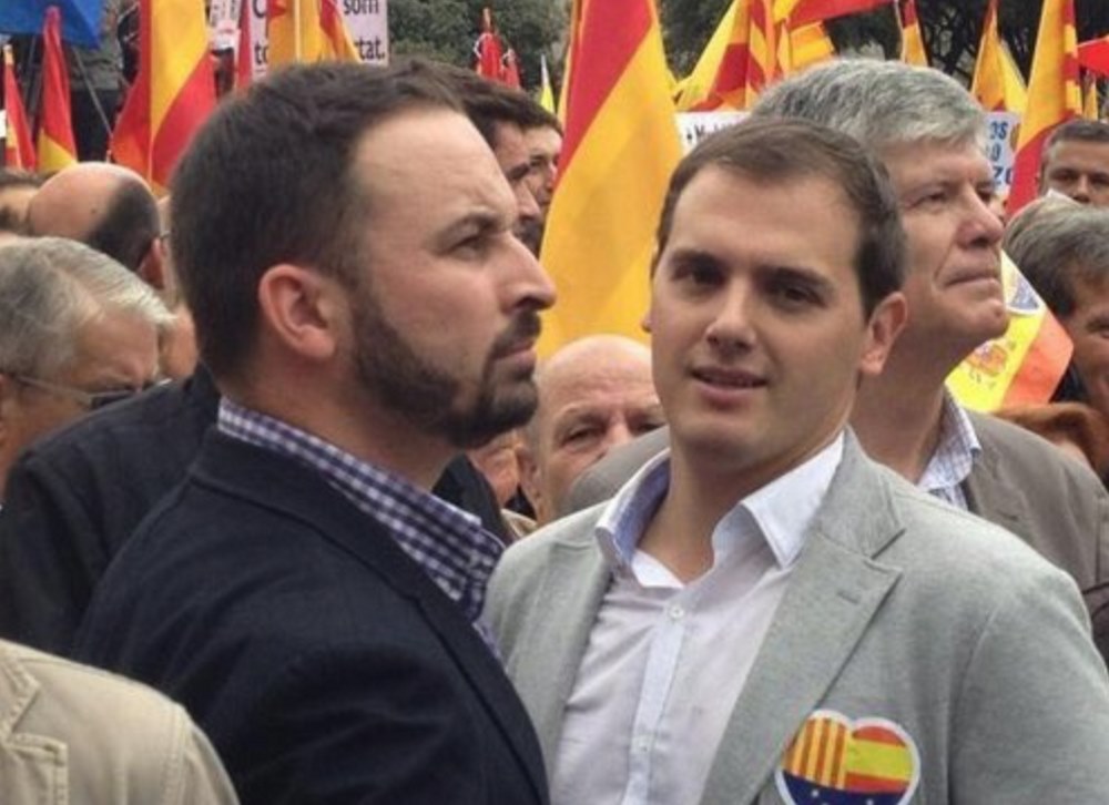 ¿Cuánto mide Santiago Abascal? - Estatura real: 1,80 - Página 3 Santiago-abascal-y-albert-rivera-juntos-en-una-concentracion-twitter-santiago-abascal