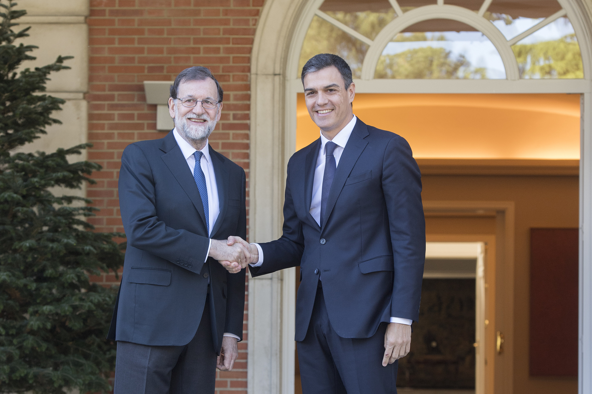 Mariano Rajoy y Pedro Sánchez en Moncloa
