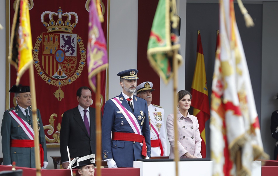 Los reyes Felipe y Letizia presiden el homenaje a los caídos durante el acto central del Día de las Fuerzas Armadas  celebrado en Logroño. 