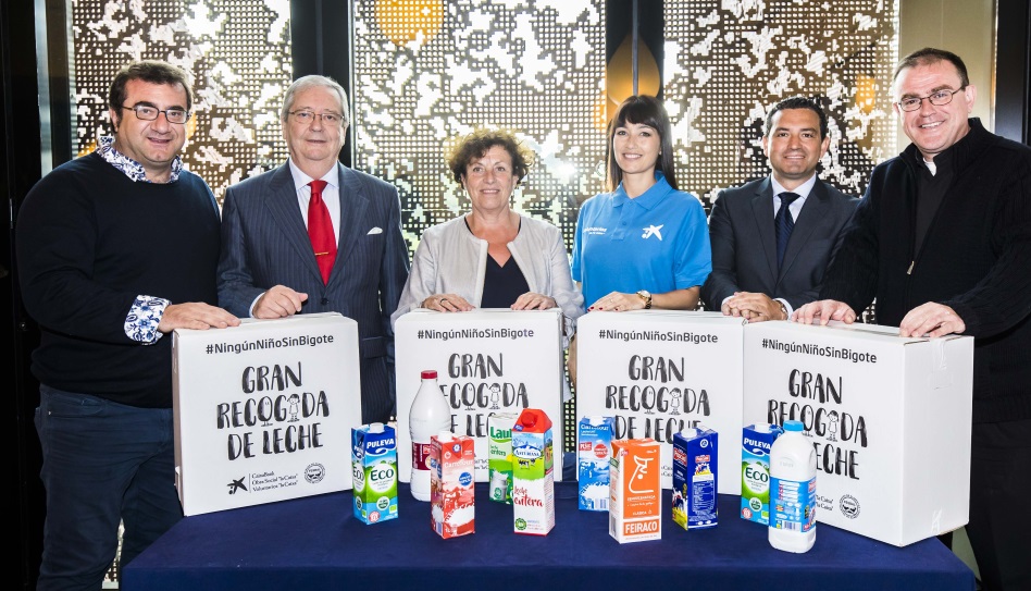 El chef Sergio Fernández, Ángel Crespo,  Juana Prats, Juan Antonio Peña y el párroco Gonzalo Riupérez