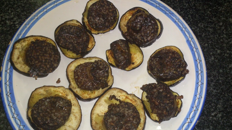 Morcilla de Burgos  con berenjena y calabacín y Bacalao fresco al limón