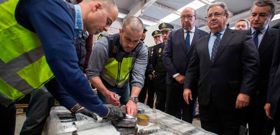 La Policía decomisa en Algeciras un alijo de cocaína con la presencia de Juan Ignacio Zoido