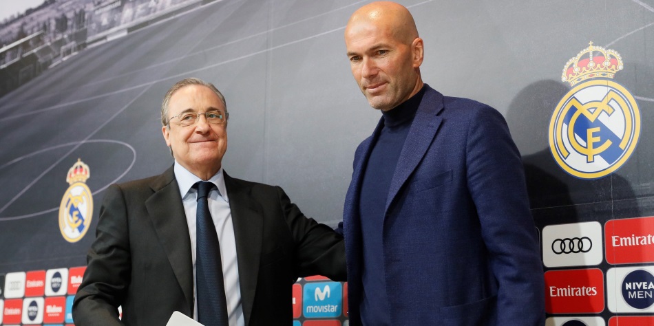 El presidente del Real Madrid, Florentino Pérez (i), y el entrenador Zinedine Zidane (d)