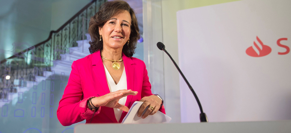 La presidenta del Banco Santander, Ana Botín, durante un acto celebrado hoy en Santander