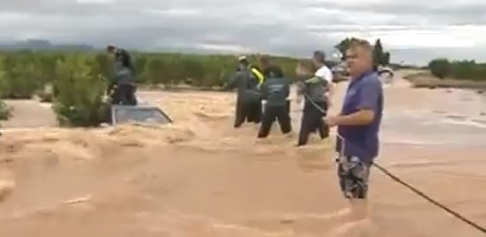 Rescate de tres personas en Alginet