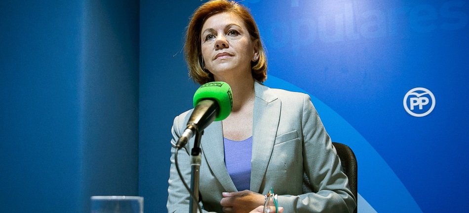La secretaria general del Partido Popular, María Dolores de Cospedal, durante una entrevista en Onda Cero