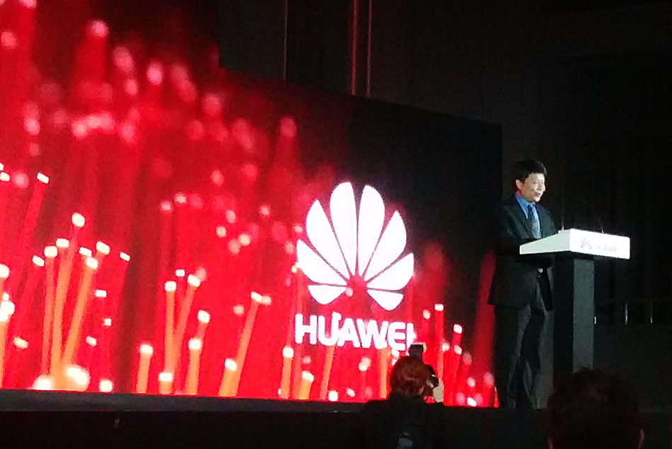 Imagen de la fiesta organizada en Madrid por el 15º aniversario de la marca en España, con presencia de uno de los dirigentes mundiales de Huawei.