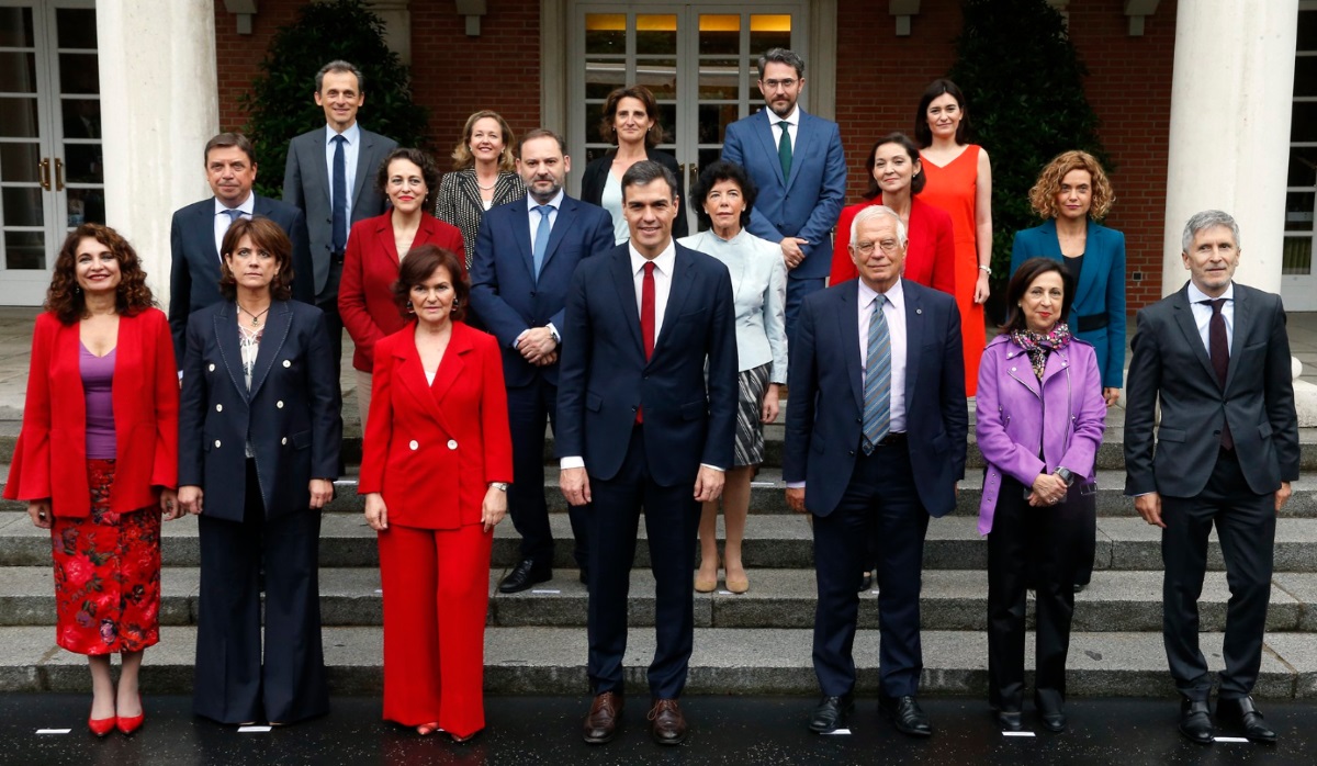 Foto oficial del nuevo Gobierno de España presidido por Pedro Sánchez