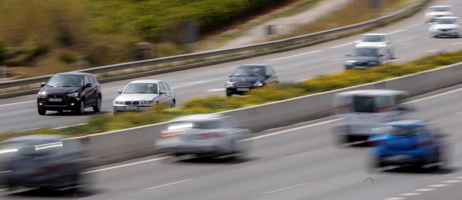 Vista general del tráfico en una autopista en Valencia