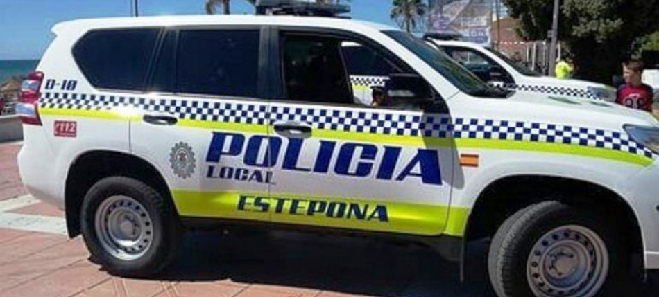 Coche de la Policía Local de Estepona.