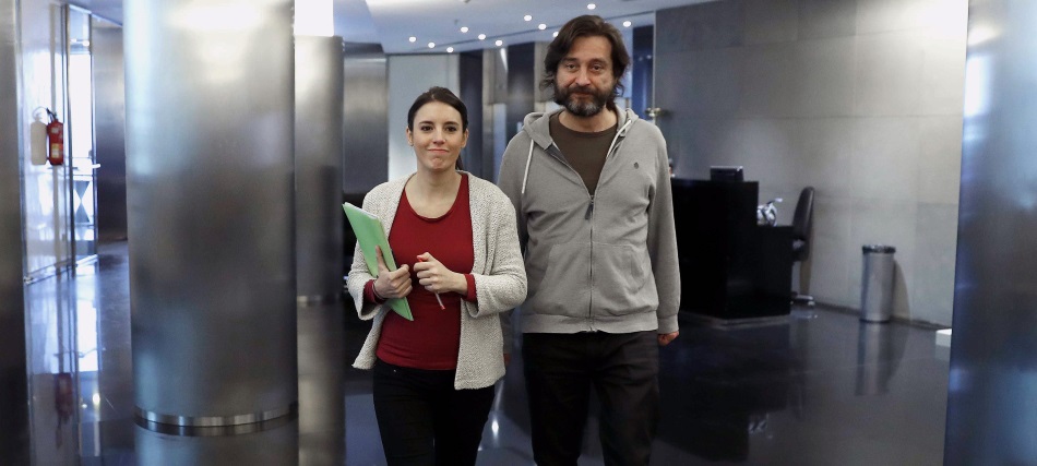 La portavoz de Podemos en el Congreso, Irene Montero, y el responsable de Sociedad Civil de Podemos, Rafael Mayoral