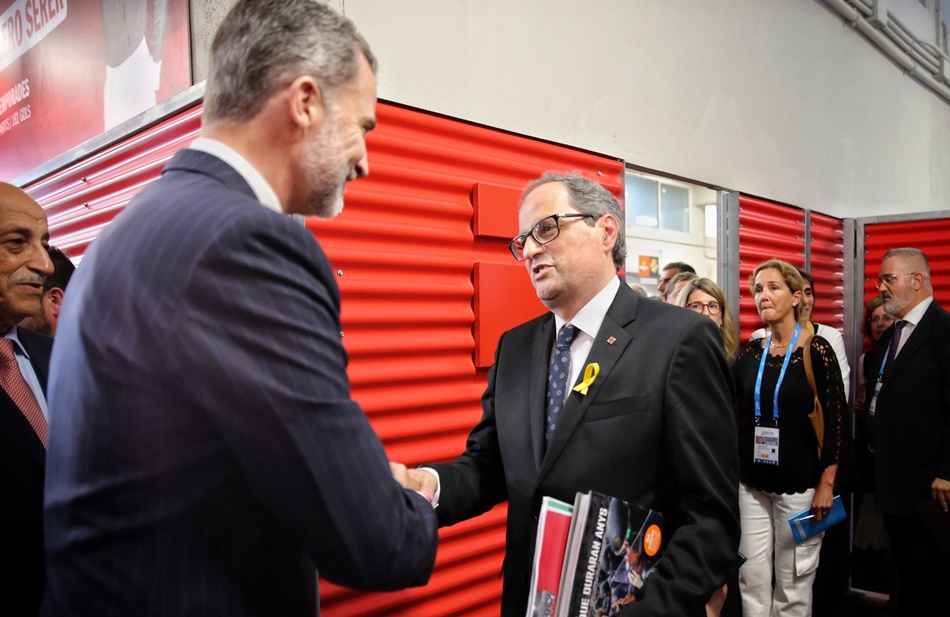 El rey Felipe VI y el presidente de la Generalitat, Quim Torra.