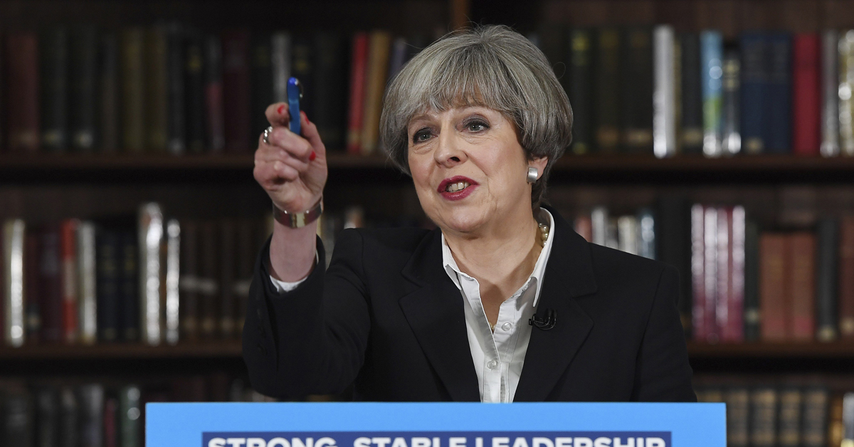 La primera ministra británica, Theresa May, pronuncia su discurso sobre seguridad en Londres, Reino Unido, este 5 de junio. 