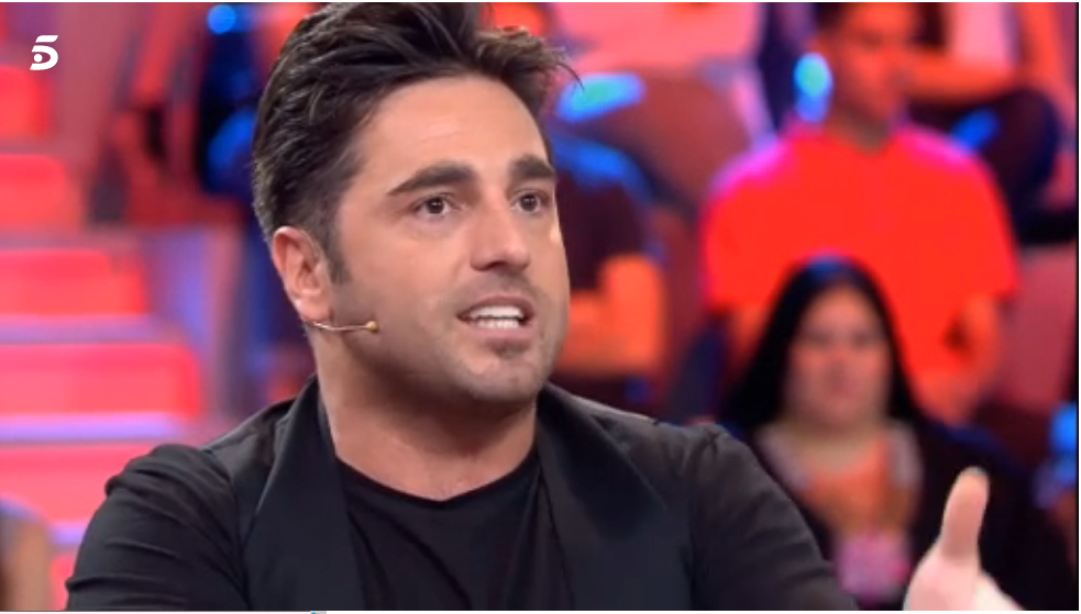 David Bustamante decidió mudarse aquí tras su ruptura con Paula Echevarría en 2017, en un ático de lujo cuyo alquiler le cuesta 2.500 euros al mes. Dentro de La Finca hay 96 apartamentos, de 120 metros cuadrados y dos dormitorios, y uno es del cantante. David Bustamante decidió mudarse aquí tras su ruptura con Paula Echevarría en 2017, en un ático de lujo cuyo alquiler le cuesta 2.500 euros al mes. Dentro de La Finca hay 96 apartamentos, de 120 metros cuadrados y dos dormitorios, y uno es del cantante.