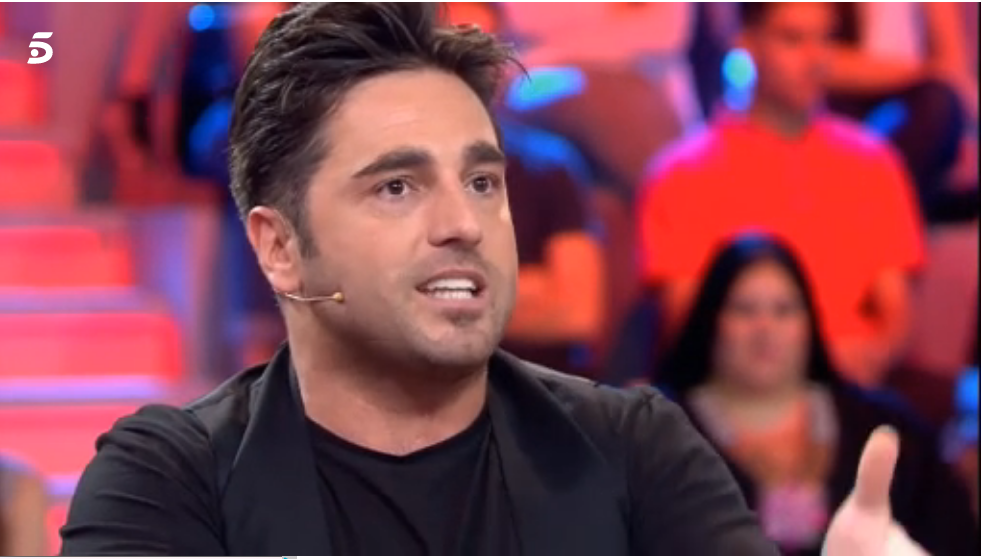 David Bustamante decidió mudarse aquí tras su ruptura con Paula Echevarría en 2017, en un ático de lujo cuyo alquiler le cuesta 2.500 euros al mes. Dentro de La Finca hay 96 apartamentos, de 120 metros cuadrados y dos dormitorios, y uno es del cantante.