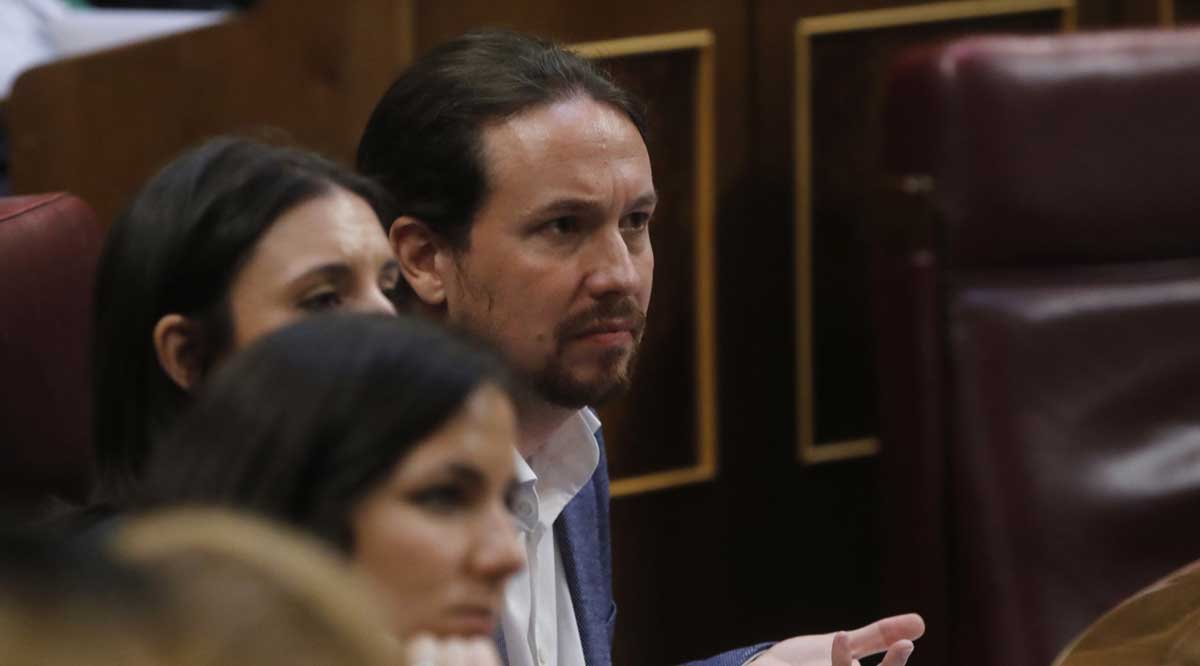 Pablo Iglesias gesticula en el Congreso de los Diputados durante la moción de censura