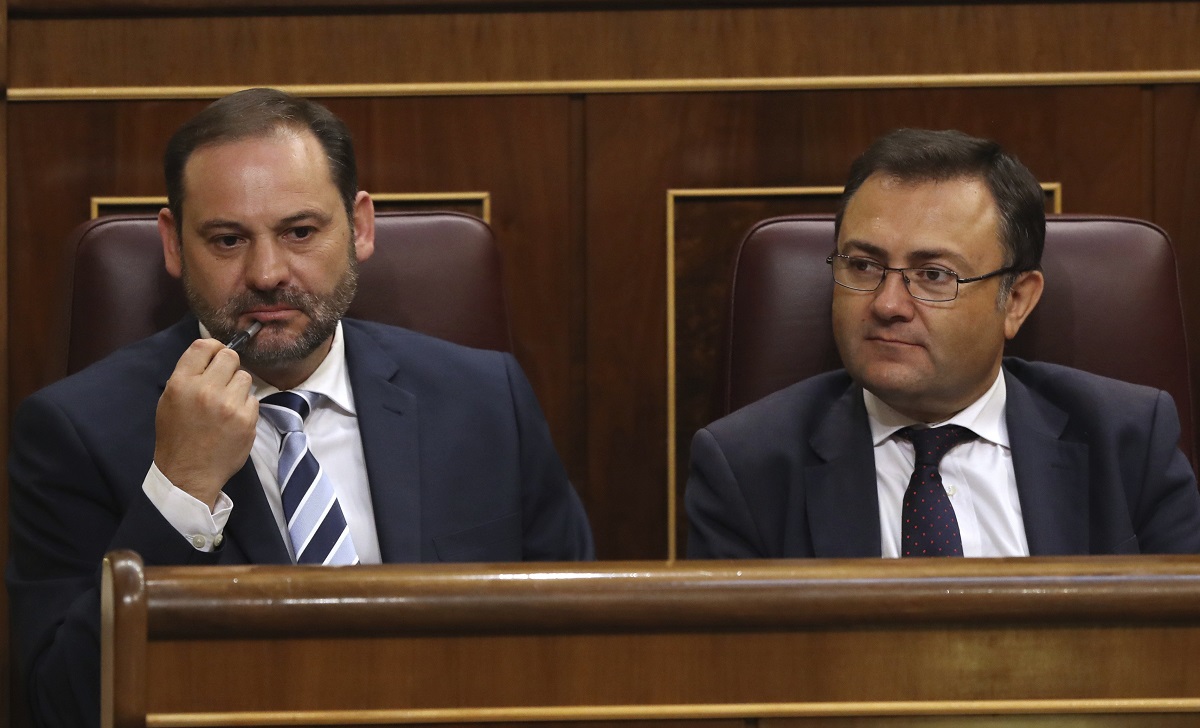 El portavoz provisional del PSOE, José Luis Ábalos , durante el debate de la moción de censura contra el presidente del Gobierno, Mariano Rajoy