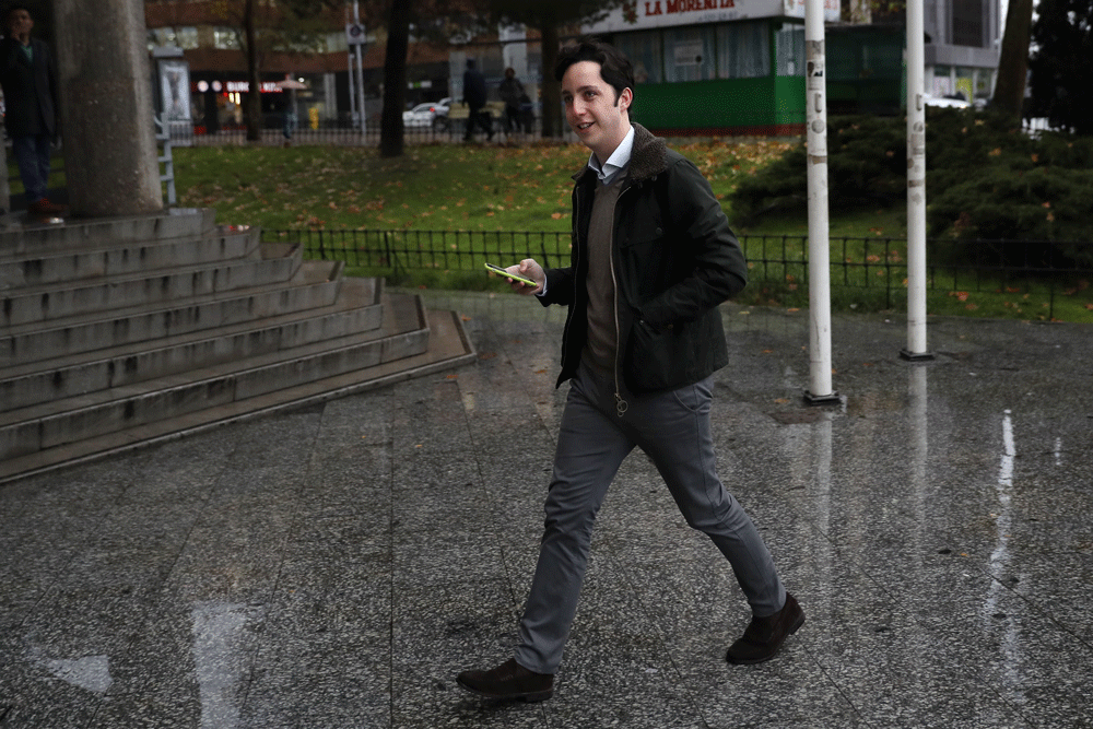 Francisco Nicolás Gómez Iglesias, el "pequeño Nicolás", a su llegada a los juzgados de la Plaza de Castilla