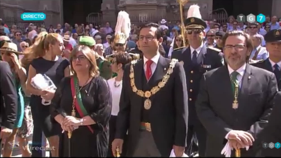 El anterior alcalde de Granada, Francisco Cuenca, en la procesión del Corpus del año pasado.