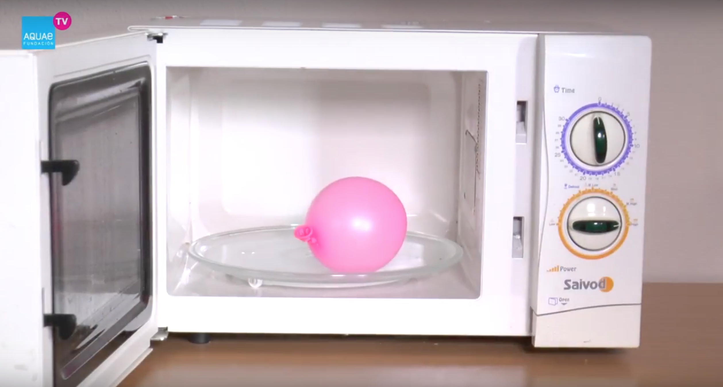 Cómo inflar un globo sin soplar [Experimento]