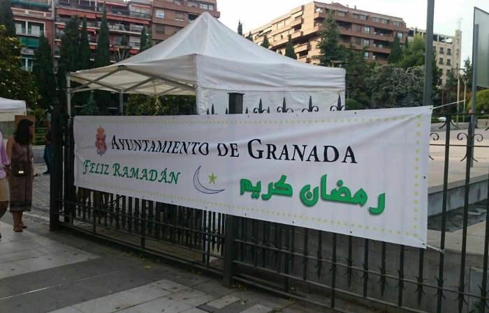 La caverna reaccionaria de Granada contra el nuevo alcalde socialista por fomentar la tolerancia