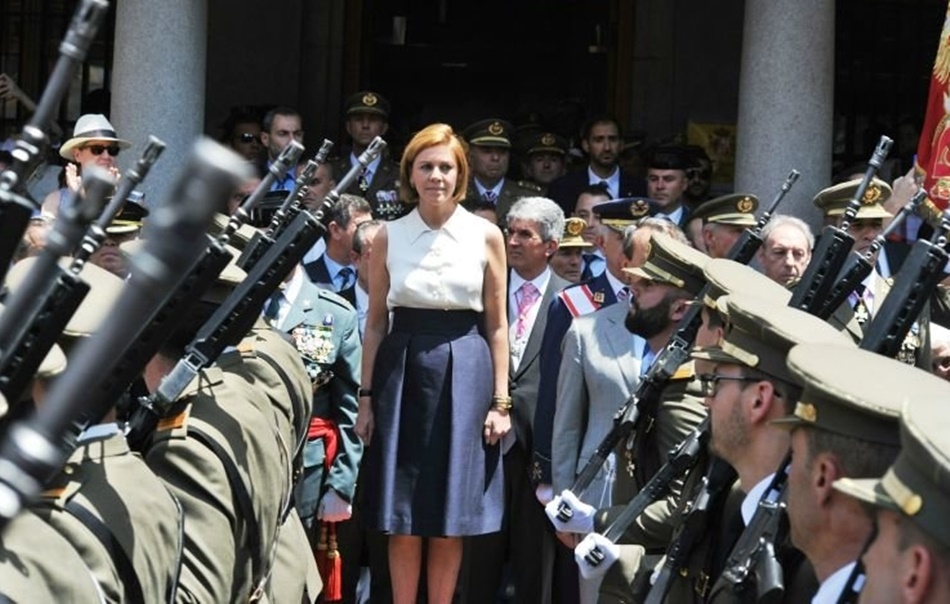 María Dolores de Cospedal, ministra de Defensa, preside el desfile del Ejército