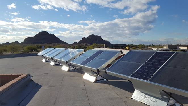 Paneles solares que generan agua potable
